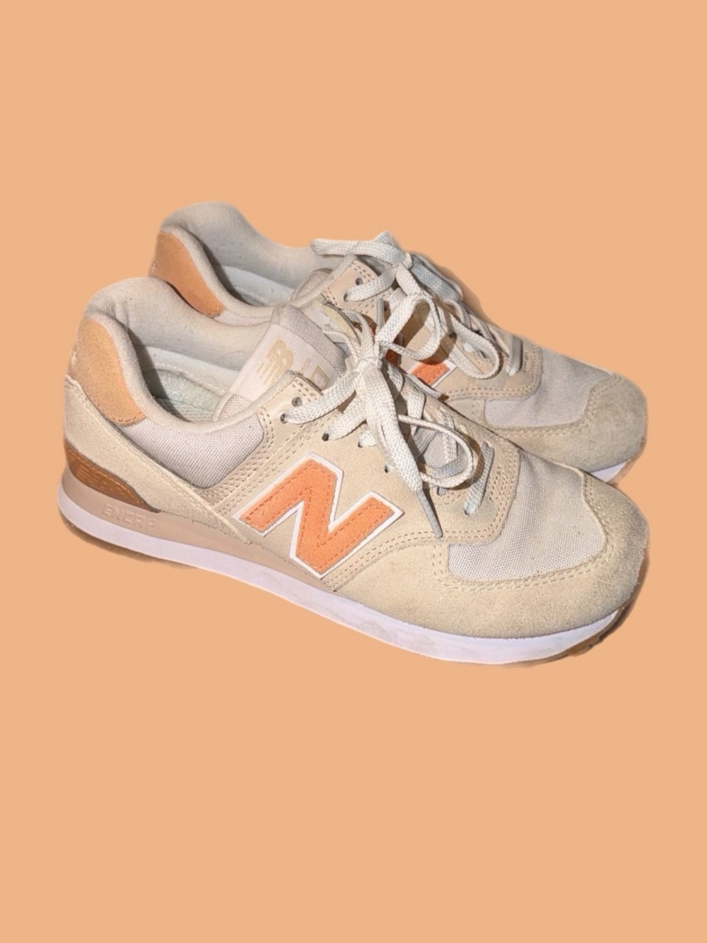 New Balance Cream & Peach Casual Sneakers 🍑